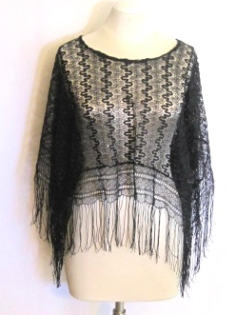 80's Vintage Lace Poncho/Capelet With Fringe